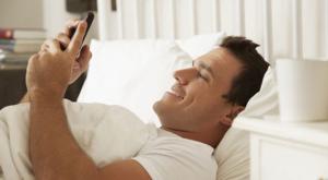 Cara menggairahkan pria dari jarak jauh melalui SMS singkat