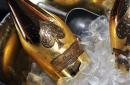 Čím a jak pít šampaňské a další šumivá vína